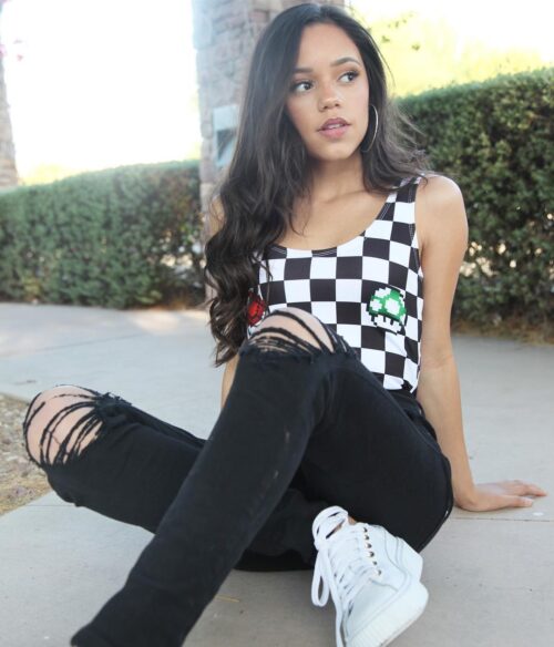 Background Jenna Ortega Wallpaper - EnWallpaper