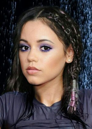 HD Jenna Ortega Wallpaper
