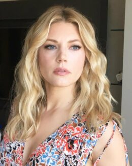 Background Katheryn Winnick Wallpaper