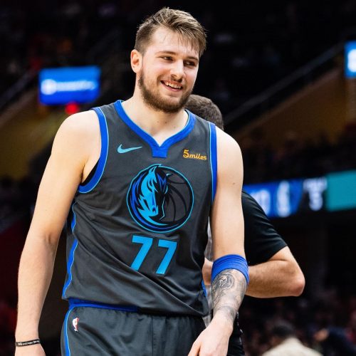 Background Luka Doncic Wallpaper