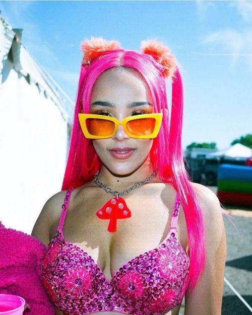 Background Doja Cat Wallpaper