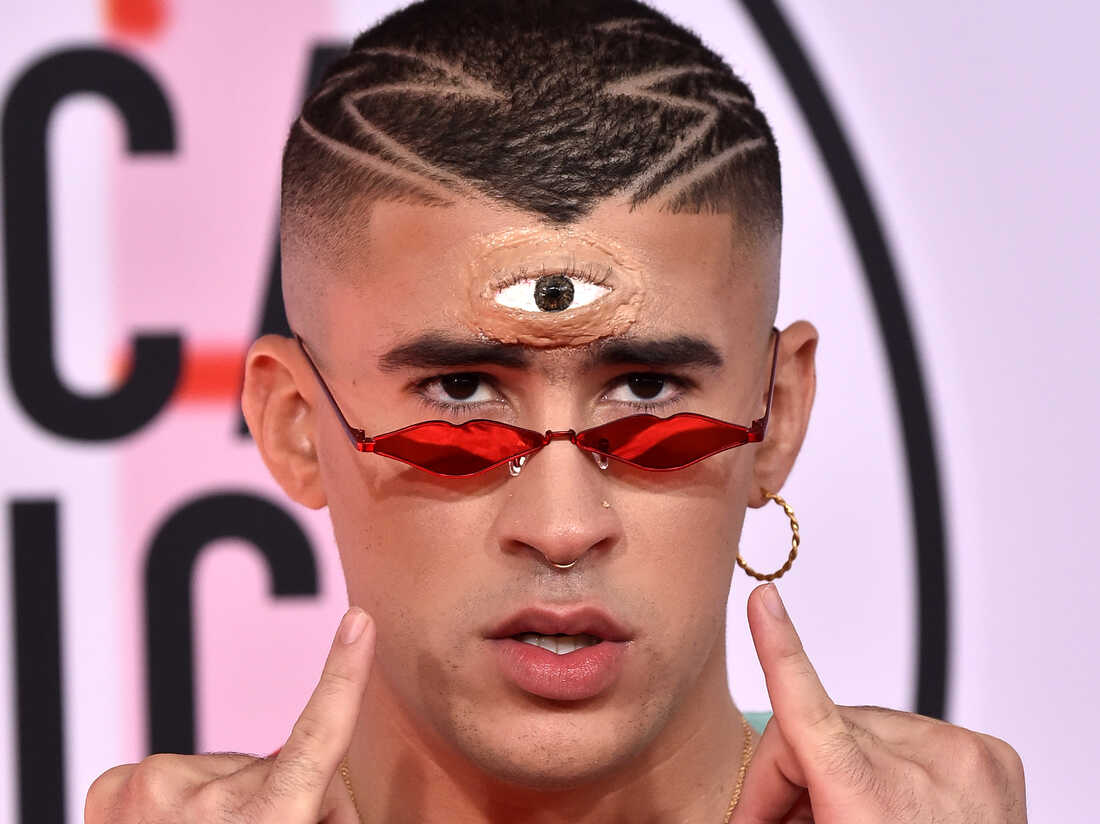 Background Bad Bunny Wallpaper