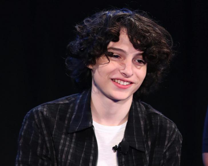 Background Finn Wolfhard Wallpaper