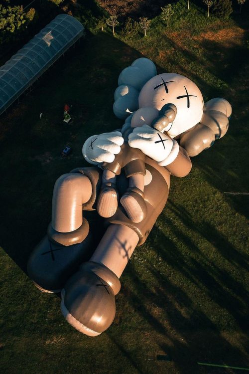 Background Kaws Wallpaper