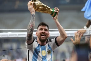 Messi Lifting World Cup Desktop Wallpaper