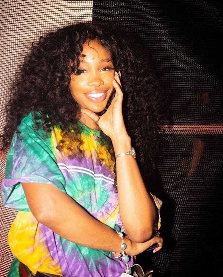 Background SZA Wallpaper