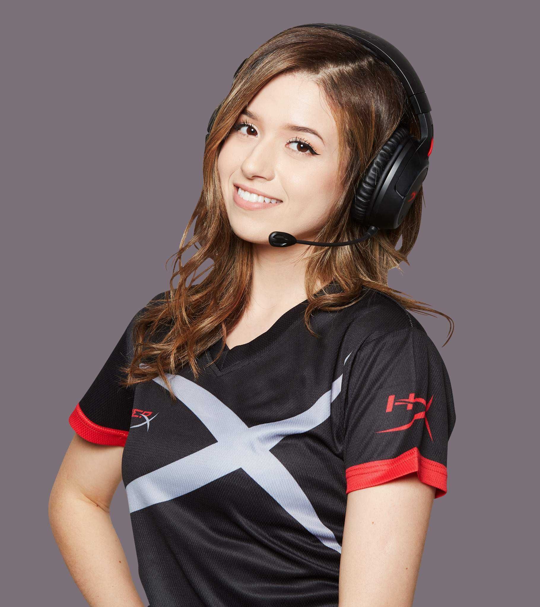 Background Pokimane Wallpaper