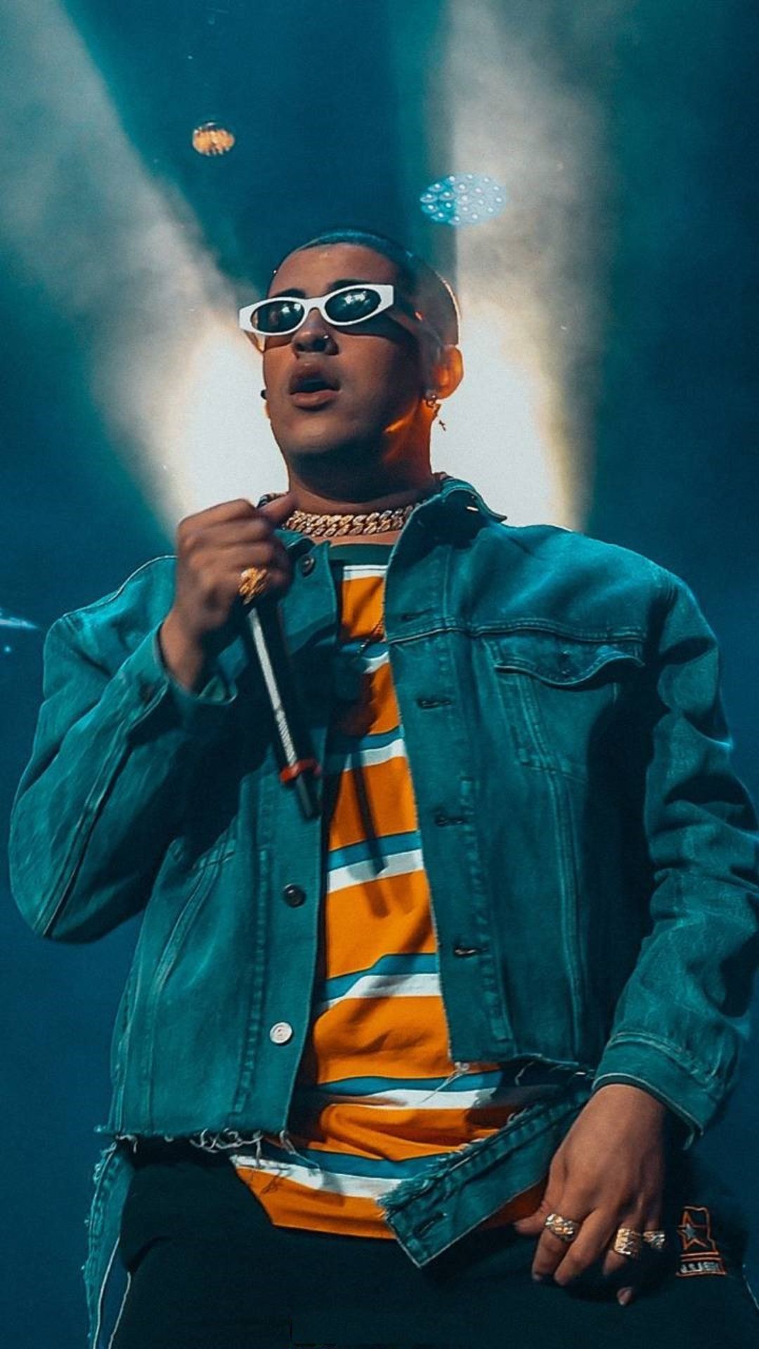 Background Bad Bunny Wallpaper