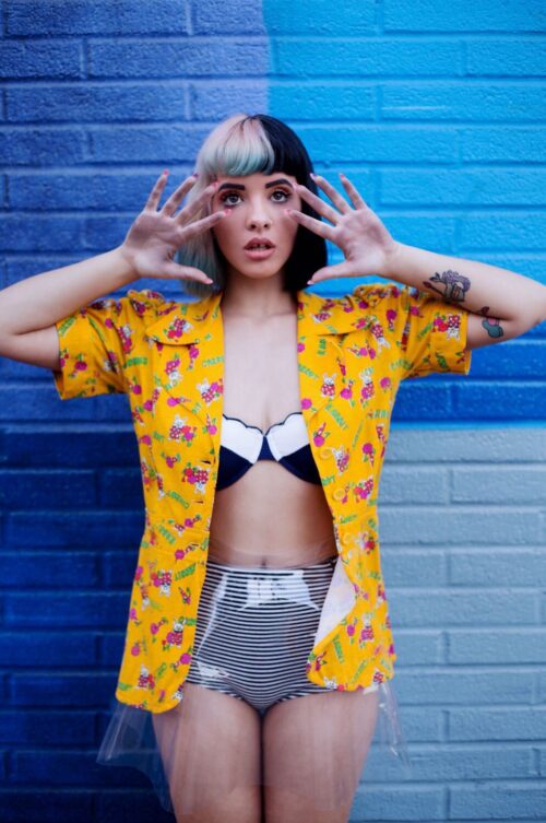 Background Melanie Martinez Wallpaper