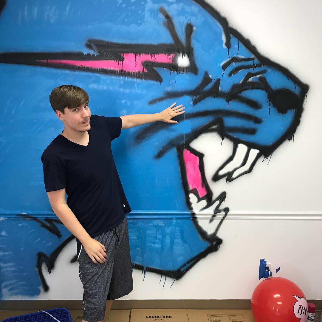 Background MR Beast Wallpaper