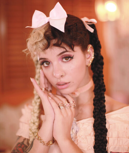 Background Melanie Martinez Wallpaper