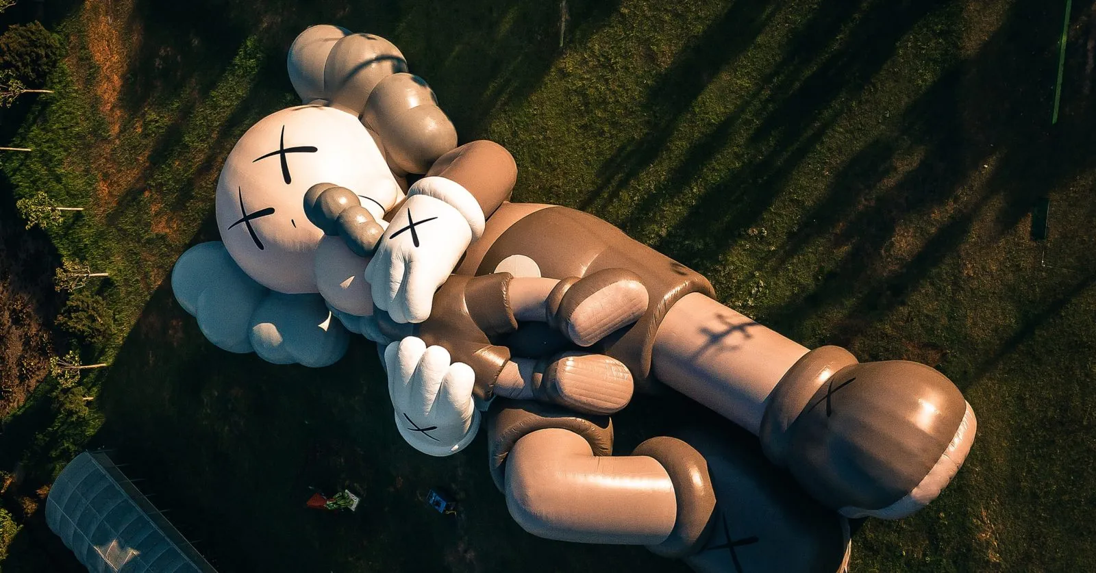 Background Kaws Wallpaper