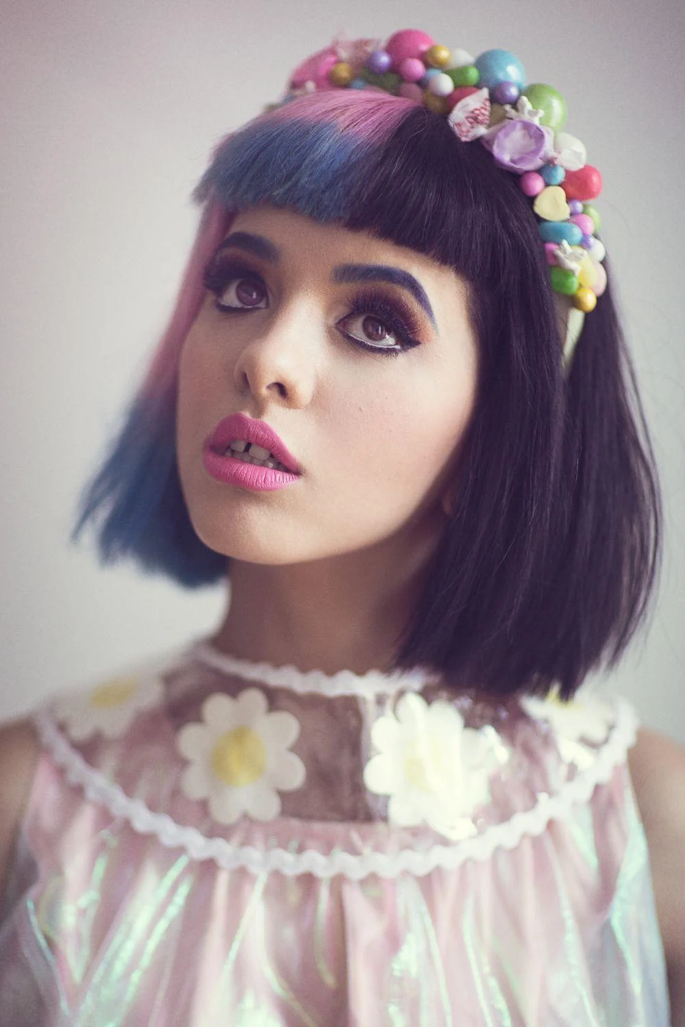 Background Melanie Martinez Wallpaper