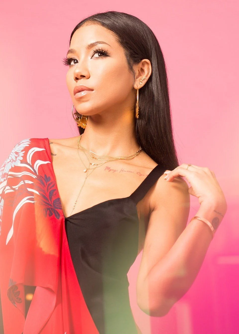 Background Jhene Aiko Wallpaper