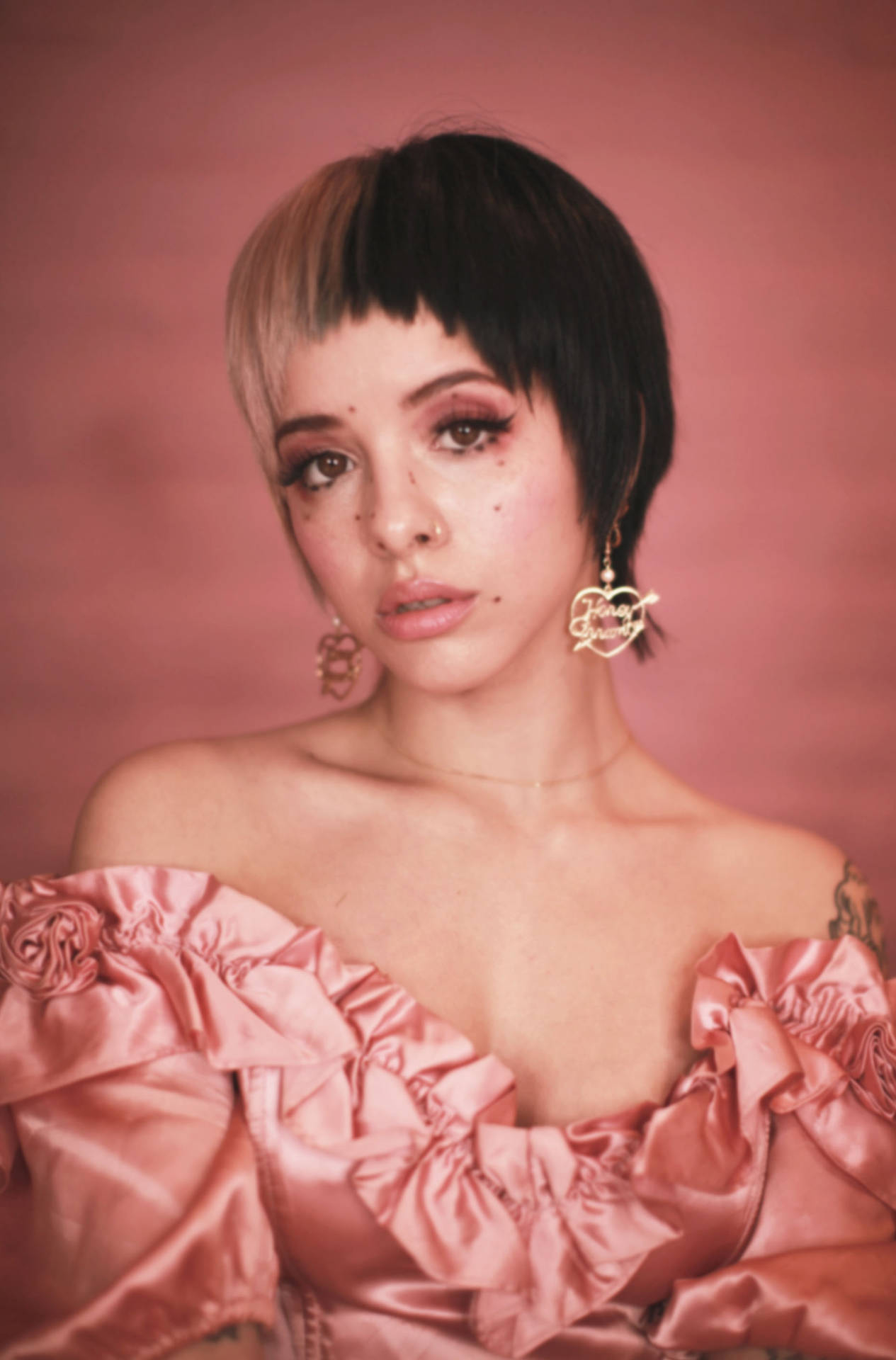 Background Melanie Martinez Wallpaper