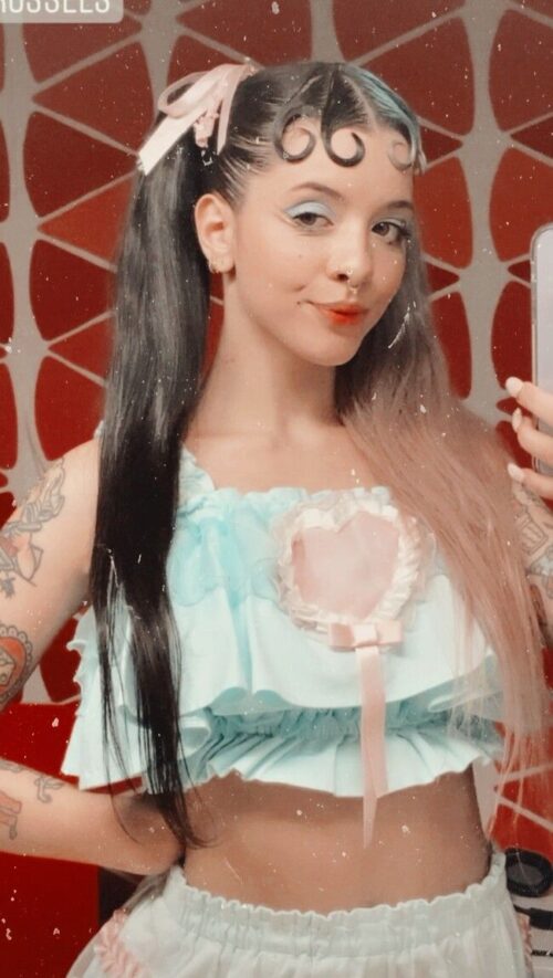 Background Melanie Martinez Wallpaper