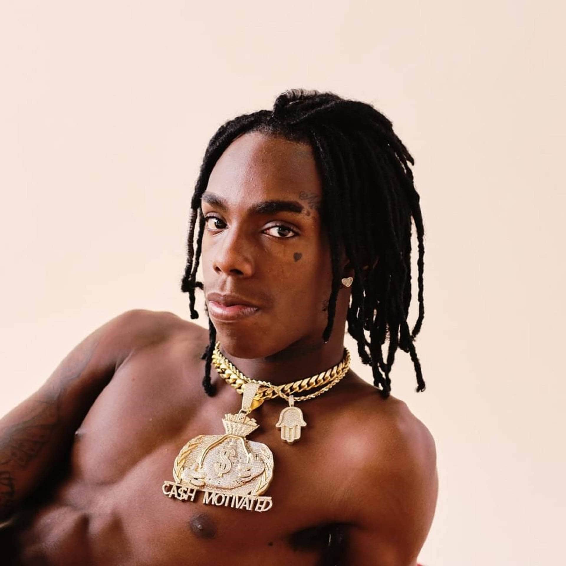 Background YNW Melly Wallpaper