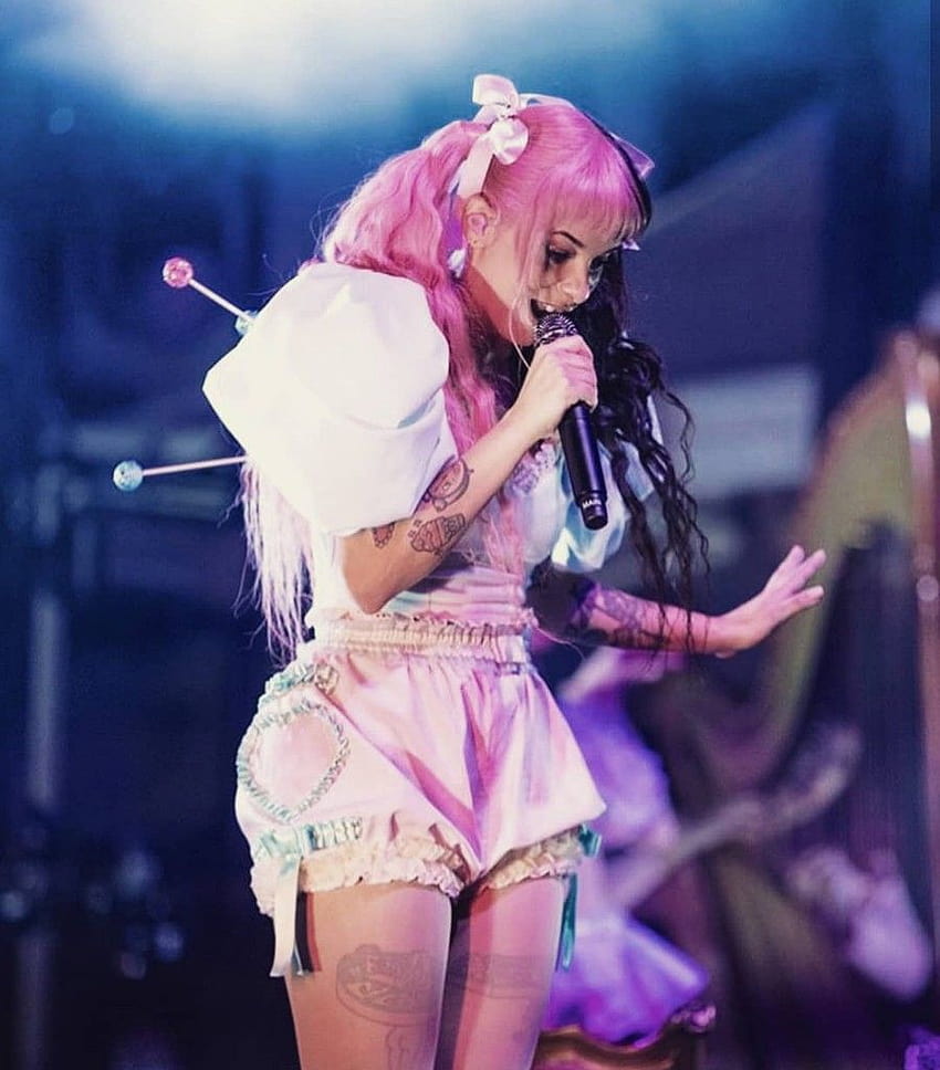 Background Melanie Martinez Wallpaper