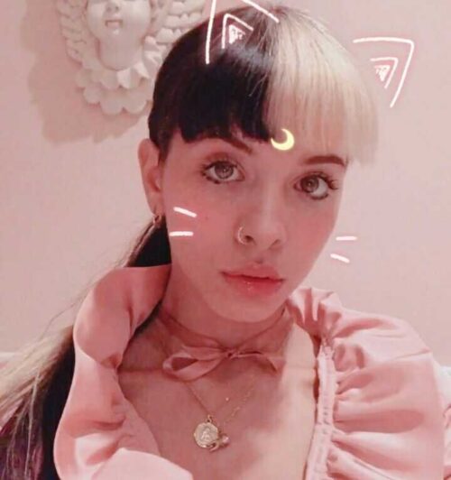 Background Melanie Martinez Wallpaper