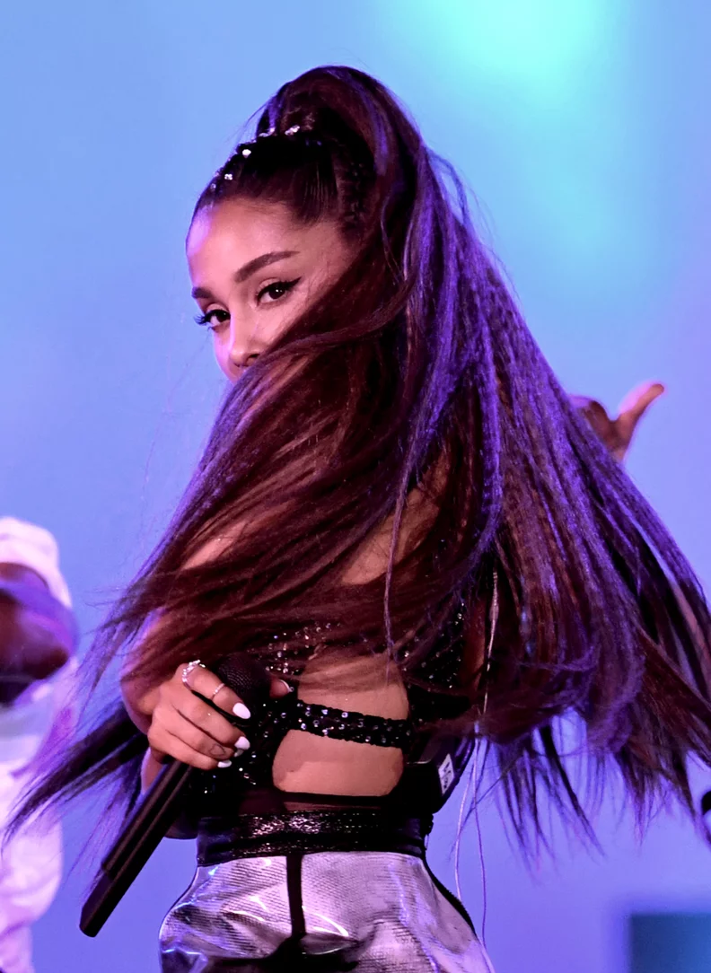 Background Ariana Grande Wallpaper