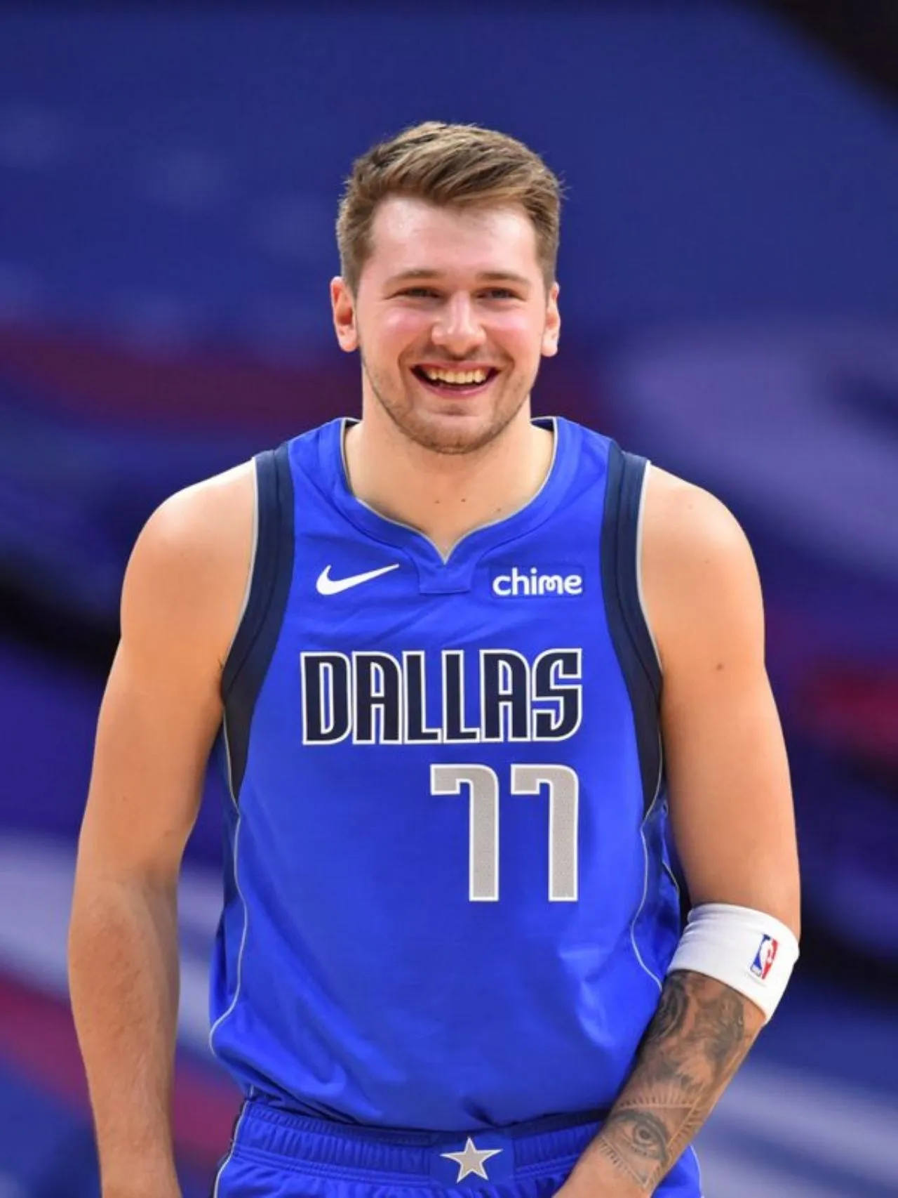 Background Luka Doncic Wallpaper