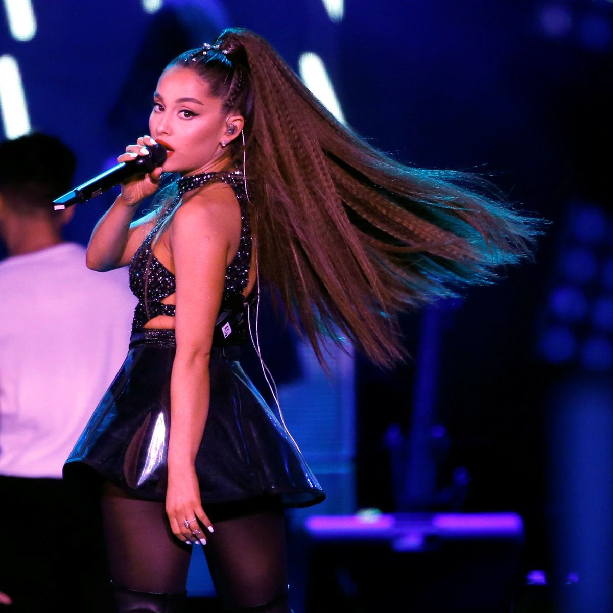 Background Ariana Grande Wallpaper