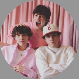 Background Sturniolo Triplets Wallpaper