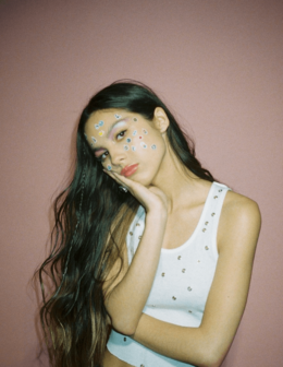 Background Olivia Rodrigo Wallpaper