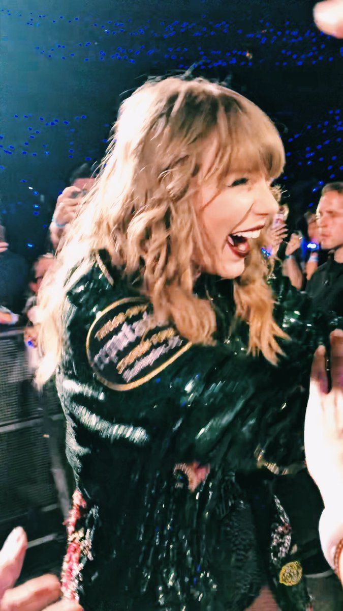 Background Taylor Swift Wallpaper